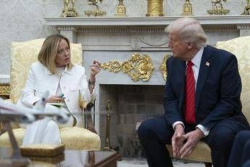 Dazi Trump, von der Leyen: &quot;Pronte contromisure, ma sono sospese&quot;. Meloni: &quot;Italia farà sua parte&quot;