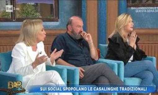 Bortone-Lambertucci, duello a Bar Centrale: &quot;Ce l'hai con me?&quot;