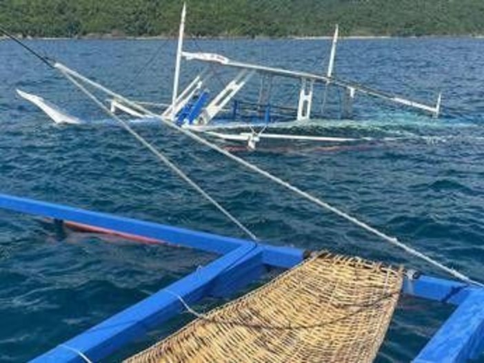 Filippine, affonda barca: salve nove turiste italiane Filippine, affonda barca: salve nove turiste italiane