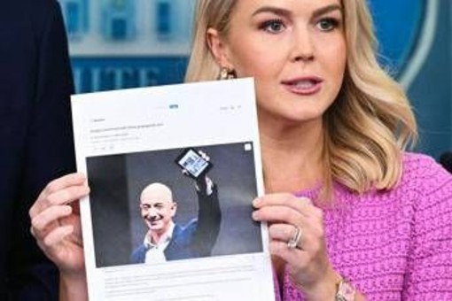 Casa Bianca contro Amazon: &quot;Prezzi con impatto dei dazi atto ostile e politico&quot;