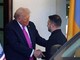 Zelensky e la giacca nera alla Casa Bianca, Trump: &quot;Ha un bel look&quot;