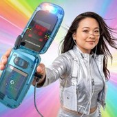 Digital detox, la rivincita dei 'dumb phone' da 400 dollari e della Gen Z che sogna di disconnettersi dai social Digital detox, la rivincita dei 'dumb phone' da 400 dollari e della Gen Z che sogna di disconnettersi dai social