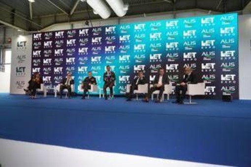 Sottoscritta convenzione tra Polizia e Alis per la sicurezza cibernetica nel settore della Logistica Sottoscritta convenzione tra Polizia e Alis per la sicurezza cibernetica nel settore della Logistica