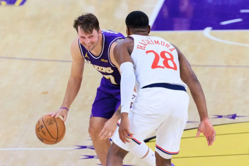 Doncic non brilla ma il derby di Los Angeles va ai Lakers, Hawks da record Doncic non brilla ma il derby di Los Angeles va ai Lakers, Hawks da record