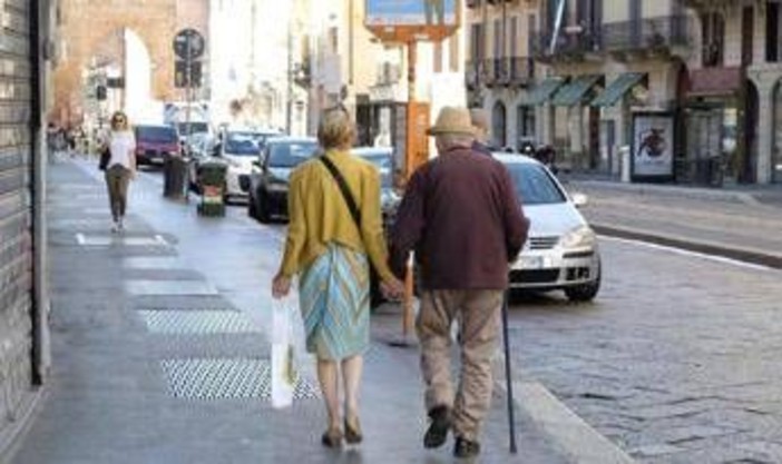 Emergenza caldo, sos anziani: "Rischio aritmie e cali pressione" Emergenza caldo, sos anziani: "Rischio aritmie e cali pressione"