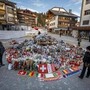 Italia in lutto per le vittime di Crans-Montana, oggi funerali di 5 dei 6 giovani morti Italia in lutto per le vittime di Crans-Montana, oggi funerali di 5 dei 6 giovani morti