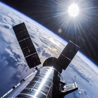 Musk “Costellazioni di satelliti per gestire il riscaldamento terrestre”