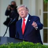 Trump avverte l'Europa: "Dazi del 100% per chi impone digital tax alle aziende Usa"