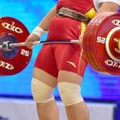 La donna più forte del mondo è un uomo? Bufera sul titolo Strongwoman La donna più forte del mondo è un uomo? Bufera sul titolo Strongwoman