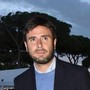 Di Battista, l'operazione a Cuba e il rientro slittato: per ora l'ex M5S non torna in Italia Di Battista, l'operazione a Cuba e il rientro slittato: per ora l'ex M5S non torna in Italia