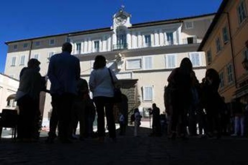 Papa a sorpresa a Castel Gandolfo, la trasferta di Leone &quot;per esaminare lo stato dei lavori&quot;
