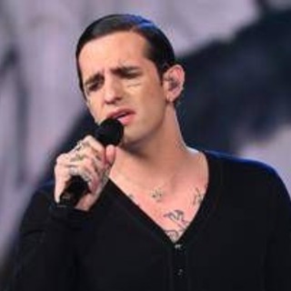 Achille Lauro, concerto a sorpresa a piazza di Spagna: &quot;Roma, stanotte è per te&quot;