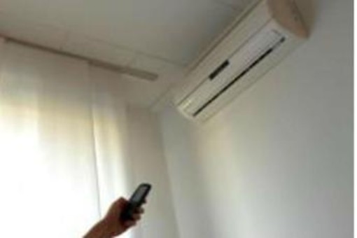 Caldo, il ventilatore non basta più. Largo ai condizionatori anche grazie al bonus Caldo, il ventilatore non basta più. Largo ai condizionatori anche grazie al bonus