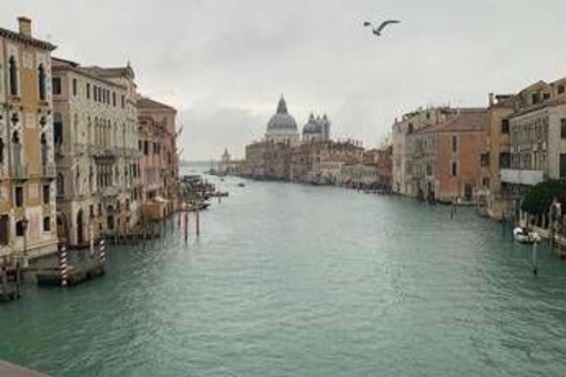 Casa, una famiglia media con proprio reddito annuale potrebbe acquistare 18 metri quadrati