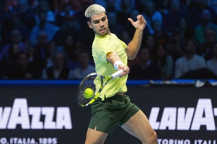 Alcaraz sul velluto a Indian Wells, avanza anche Djokovic. Darderi subito out Alcaraz sul velluto a Indian Wells, avanza anche Djokovic. Darderi subito out