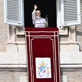 Papa Leone XIV "non dovrà sottoporsi a immunoterapia"