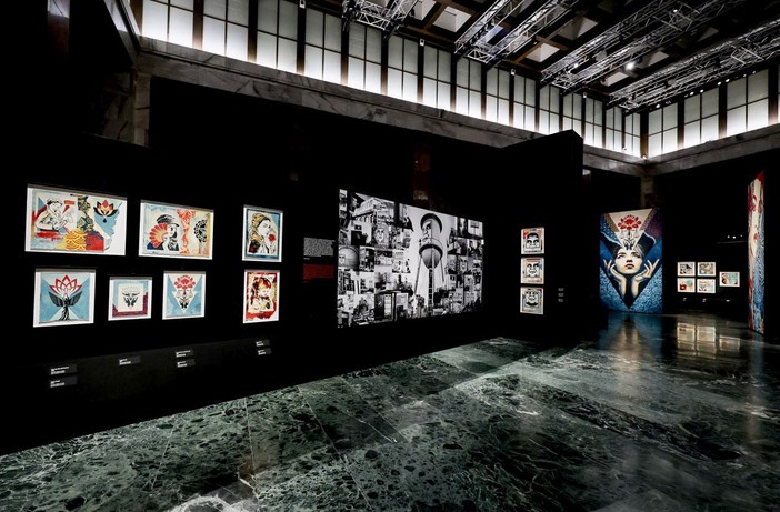 L’arte urbana contemporanea di Obey alle Gallerie d’Italia a Napoli