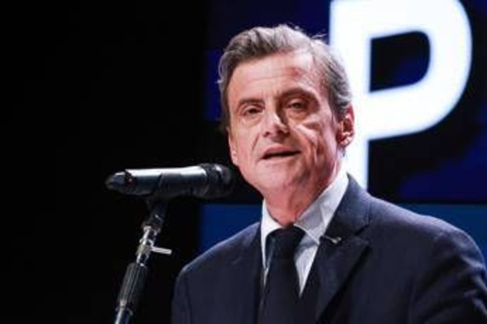 Calenda cancella ChatGPT: "Scelta politica, è dalla parte di Trump" Calenda cancella ChatGPT: "Scelta politica, è dalla parte di Trump"