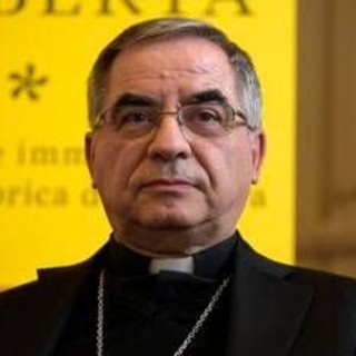 Conclave, il passo indietro di Becciu: &quot;Obbedisco al Papa, non voterò&quot;