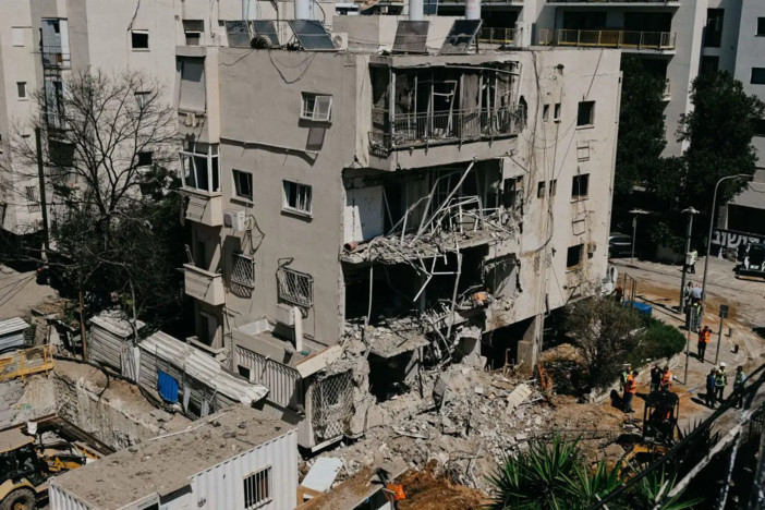 Ondata di missili balistici dall’Iran contro Israele, sei feriti Ondata di missili balistici dall’Iran contro Israele, sei feriti