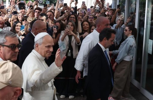 Papa Leone XIV rientrato in Vaticano dopo le dimissioni dal Gemelli Papa Leone XIV rientrato in Vaticano dopo le dimissioni dal Gemelli