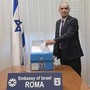 Elezioni Israele, ambasciatore in Italia Jonathan Peled: "Prevedo alta affluenza alle urne, probabile un testa a testa" Elezioni Israele, ambasciatore in Italia Jonathan Peled: "Prevedo alta affluenza alle urne, probabile un testa a testa"