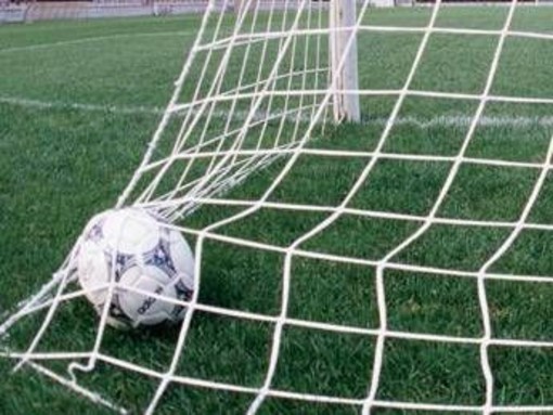 Portiere di 13 anni aggredito da padre avversario, l'Aia: &quot;Atto vile e inqualificabile&quot;
