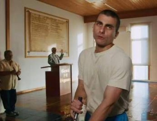 Battista canta la vita vera, chi è il rapper di Castel Volturno che ha conquistato la scena Battista canta la vita vera, chi è il rapper di Castel Volturno che ha conquistato la scena