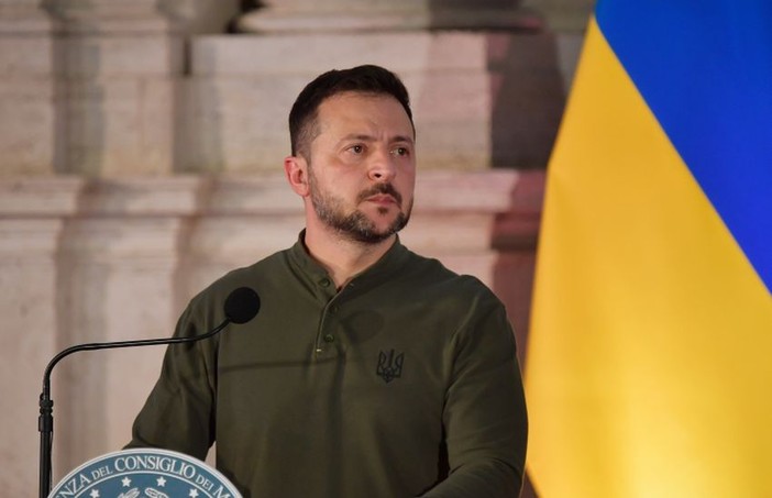 Zelensky “La Russia rifiuta la pace, sanzioni necessarie”