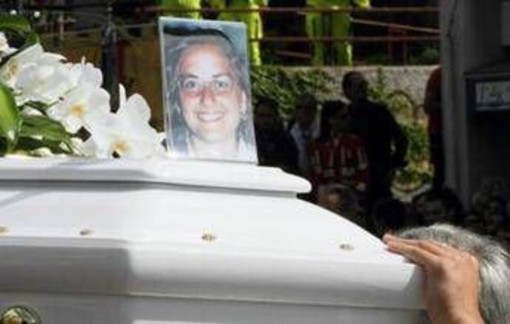 Elisa Claps, il fratello Gildo a 'Chi l'ha visto?': "Riaperte indagini su ritrovamento corpo e complicità" Elisa Claps, il fratello Gildo a 'Chi l'ha visto?': "Riaperte indagini su ritrovamento corpo e complicità"