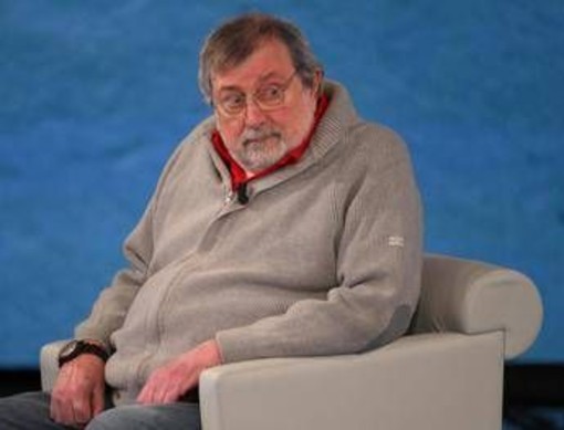Addio a Francesco Guccini, il cantautore morto a 86 anni