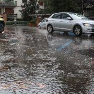 Maltempo in Italia, allerta meteo arancione su Campania e Toscana oggi