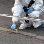 Parma, grave donna accoltellata dal marito davanti ai figli: lui scappa e si schianta con l'auto
