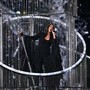 Eurovision, fischi alla cantante israeliana Yuval Rapahel: sventola bandiera palestinese