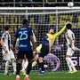 L’Inter piega 3-2 la Juve e prova la fuga in vetta