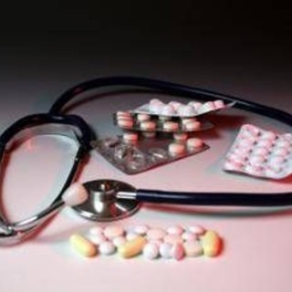 Paracetamolo in gravidanza, Fda avvia modifica foglietto illustrativo: cosa dicono gli esperti