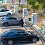 Cina, aumenta il consumo di energia per auto elettriche e servizi dati internet