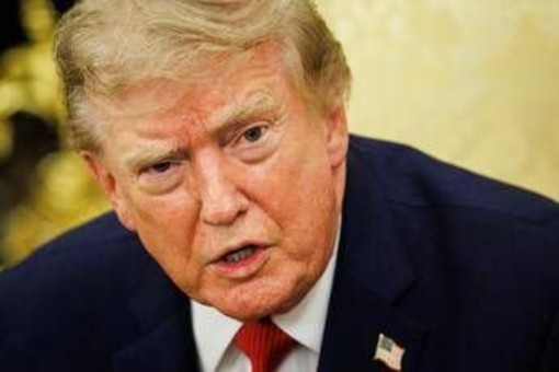 Usa-Iran, scaduta la tregua. Trump ora minaccia l'Oman: "Se vi mettete in mezzo vi bombarderemo"