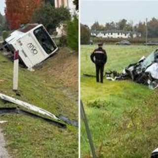 Scontro frontale tra auto e bus di studenti a Ordezo, morto un automobilista Scontro frontale tra auto e bus di studenti a Ordezo, morto un automobilista