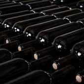 Maxi furto nella cantina Antinori in Toscana, rubate 30mila bottiglie per 5 milioni di euro: caccia alla banda Maxi furto nella cantina Antinori in Toscana, rubate 30mila bottiglie per 5 milioni di euro: caccia alla banda