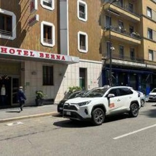 Milano, accoltella collega durante permesso: detenuto in fuga. In tv raccontava: &quot;Buon feeling sul posto di lavoro&quot;