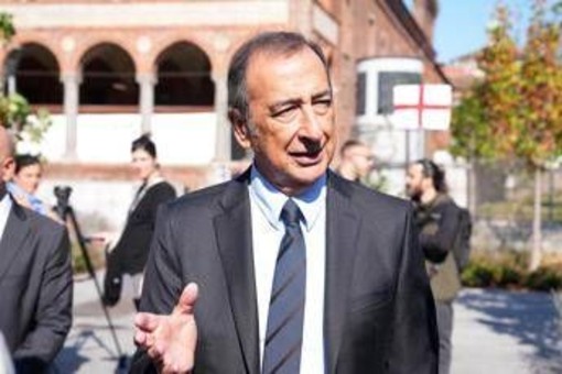Milano, Sala: "Preoccupazione altissima, poche forze dell'ordine in piazza" Milano, Sala: "Preoccupazione altissima, poche forze dell'ordine in piazza"