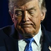 Iran, attacchi Usa a Hormuz: risposta di Trump ai droni di Teheran