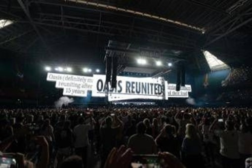 Accuse di stupro per Paul Gallagher, fratello maggiore degli Oasis Noel e Liam