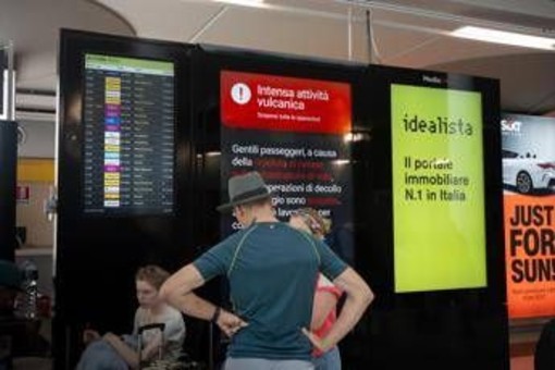 Aeroporto di Catania, scende l’allerta per l’Etna: voli sospesi fino alle 14