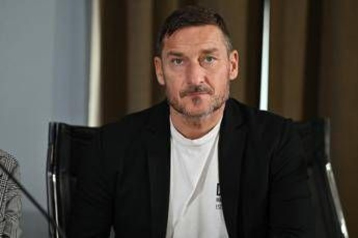 Roma, accusato di abbandono di minori: chiesta archiviazione per Totti