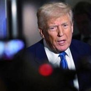Dazi, Trump: &quot;Lavoriamo ad accordo anche con Ue, ma più difficile che con Gb&quot;