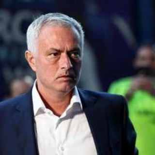 Mourinho, show contro i giornalisti: &quot;Tu quanto guadagni?&quot;