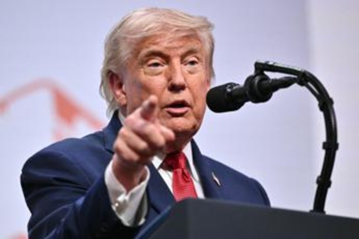Nuovo affondo di Trump: "Popolarità Meloni bassa perché ha abbandonato gli Stati Uniti" Nuovo affondo di Trump: "Popolarità Meloni bassa perché ha abbandonato gli Stati Uniti"