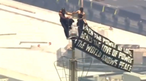 La proposta di matrimonio a 443 metri d'altezza, chi è la coppia che ha scalato l'Empire State Building La proposta di matrimonio a 443 metri d'altezza, chi è la coppia che ha scalato l'Empire State Building